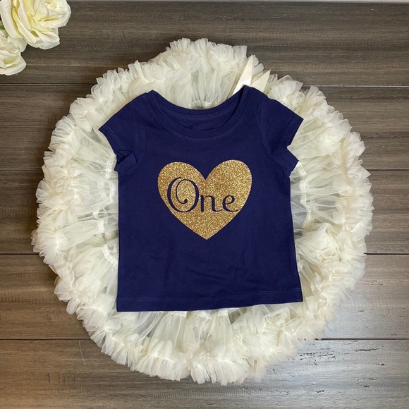 ✨ Baby Girl First Birthday Shirt “One” Heart - Size 12 M - Gold Glitter Heart ✨ - Picture 2 of 5